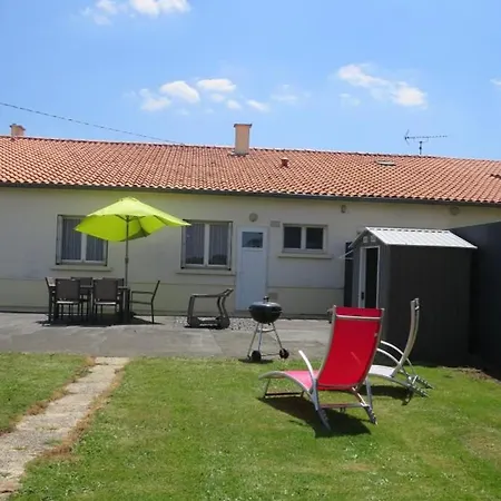 Vakantiehuis Familial Avec Belle Cour, 3 Chambres, Proche Vignobles Et Activites, Au Calme En Campagne Angevine - Fr-1-622-11 Saint-Georges-des-Gardes
