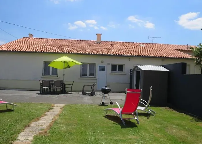 Vakantiehuis Familial Avec Belle Cour, 3 Chambres, Proche Vignobles Et Activites, Au Calme En Campagne Angevine - Fr-1-622-11 Saint-Georges-des-Gardes