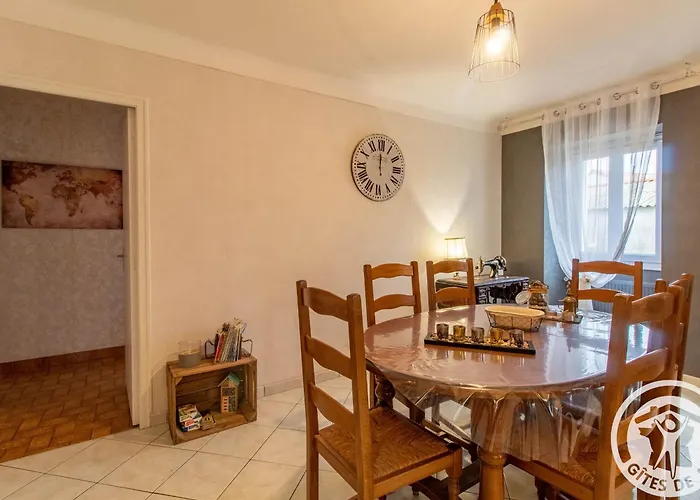 Vakantiehuis Familial Avec Belle Cour, 3 Chambres, Proche Vignobles Et Activites, Au Calme En Campagne Angevine - Fr-1-622-11 Saint-Georges-des-Gardes